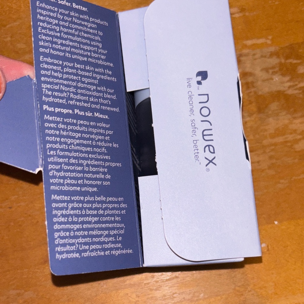 Norwex Rejuvenating Serum - White - Picture 5 of 9